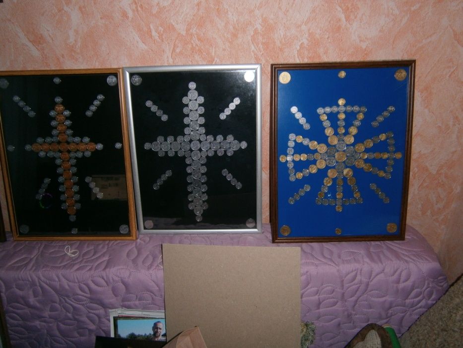 картина - мозаика из монет (серия 2-й символ )