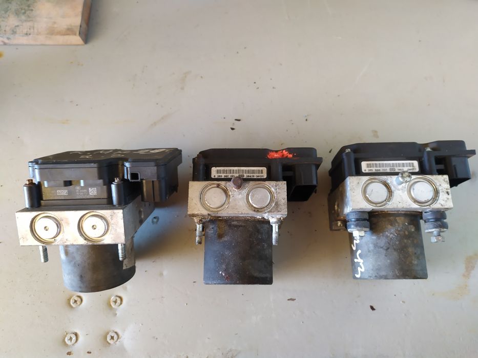 Блок АBS Bosch Рено Мастер Опель Мовано  Ниссан NV 400 2.3dci 2010-22г