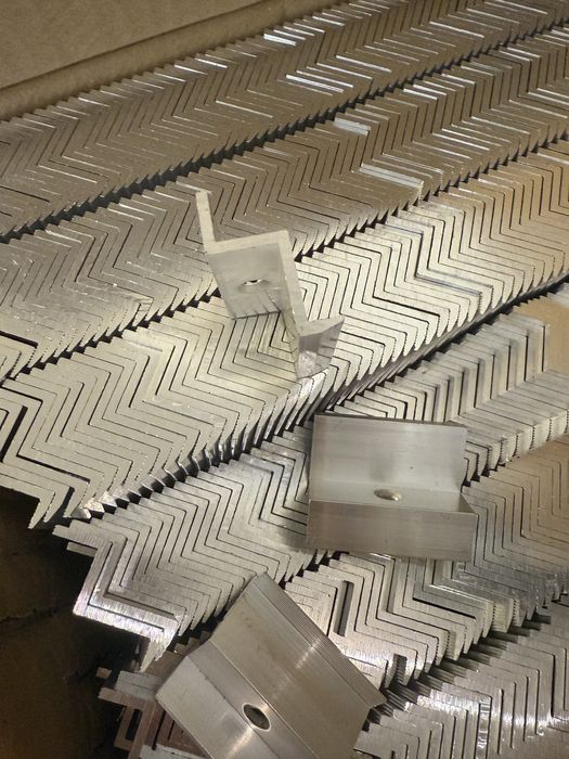 Алюмінієві прижими міжпанельний / боковий