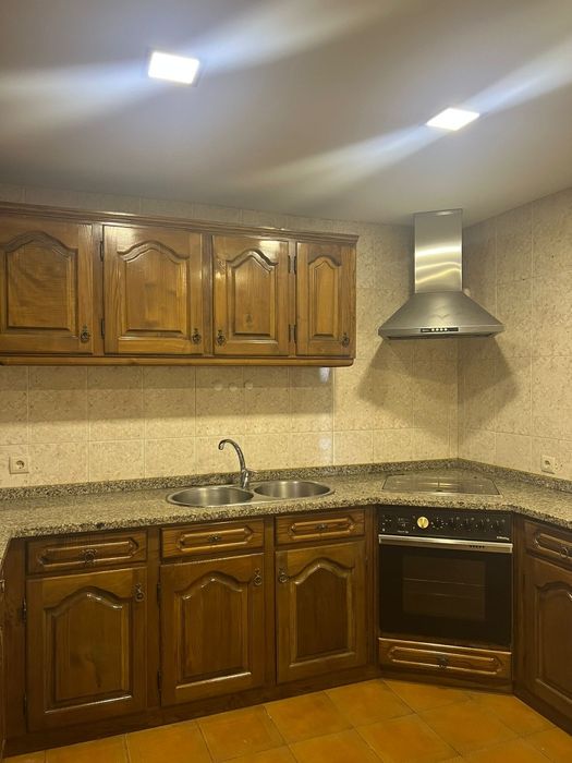 Arrenda-se Andar de moradia independente T3