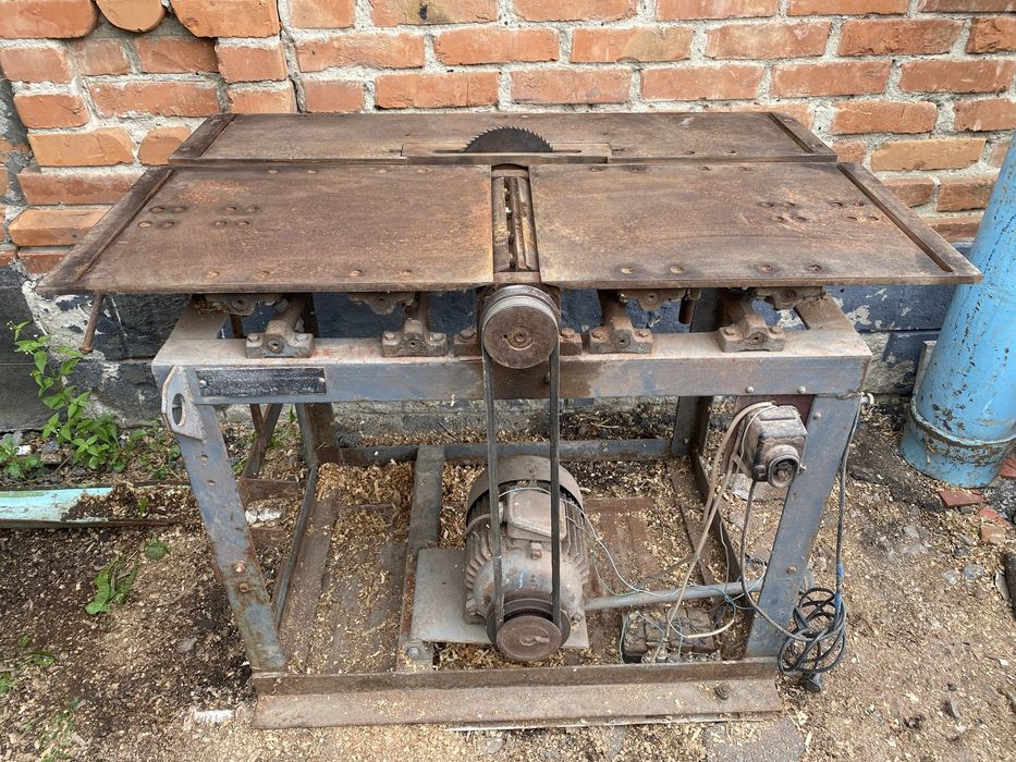 Деревообробний станок