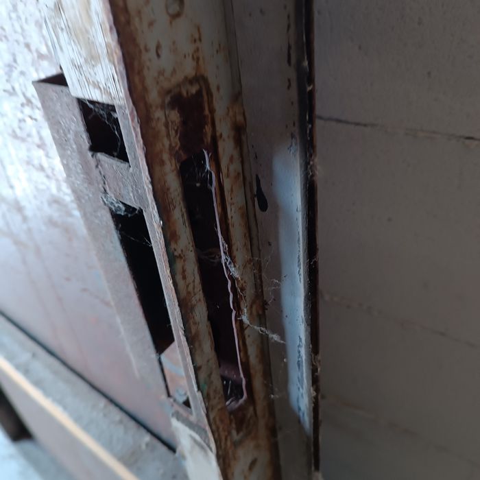 Двері металеві бу