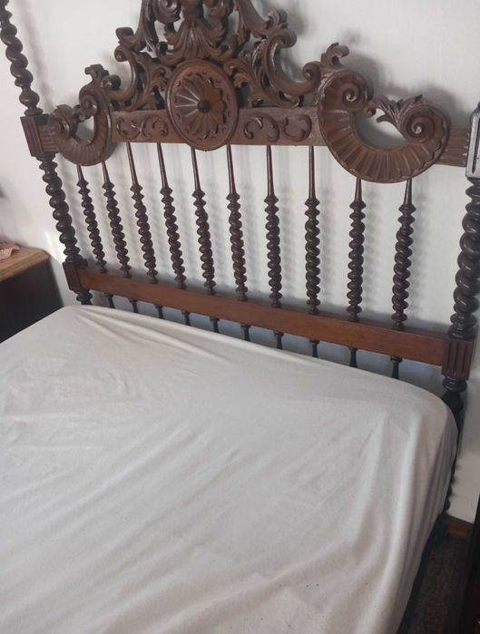 Vendo cama antiga