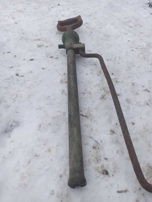 Антикварний ретро ручний насос для рідини mewi