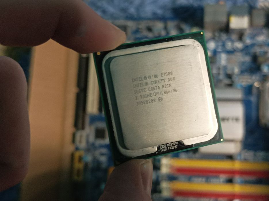 Asus DirectCu2, Inno3D 9600GT, DDR2 Gold, мать 775, БП