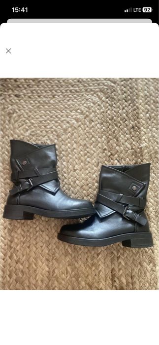 Чоботи з кнопками