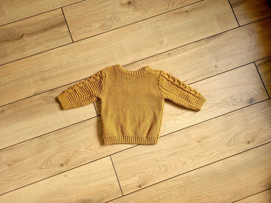Sweter niemowlęcy 68 3-6 ciepły unisex splot