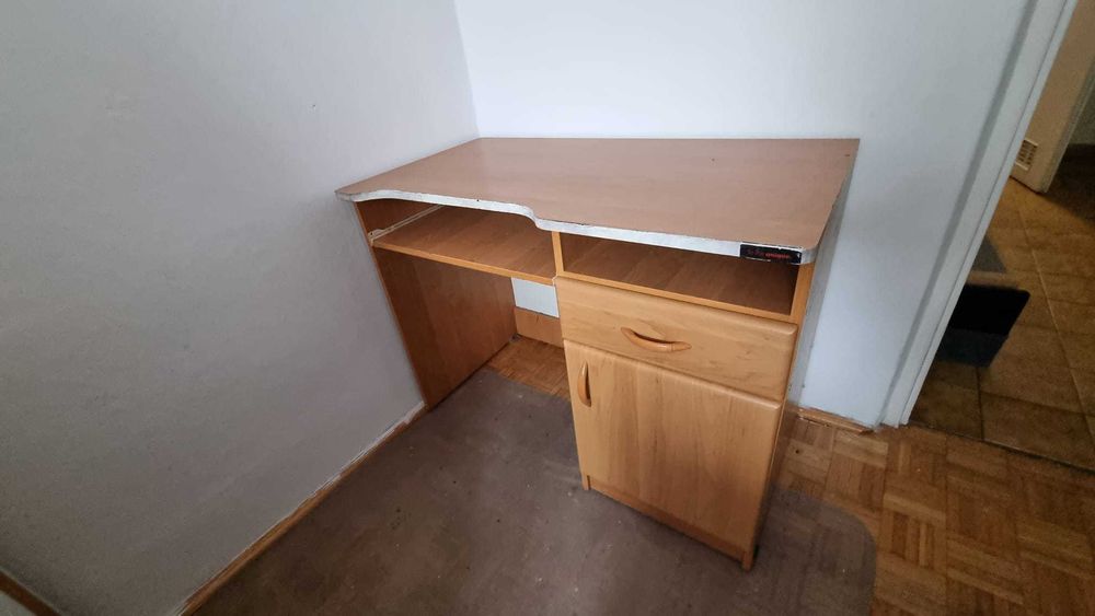 Oddam za darmo szafę i biurko