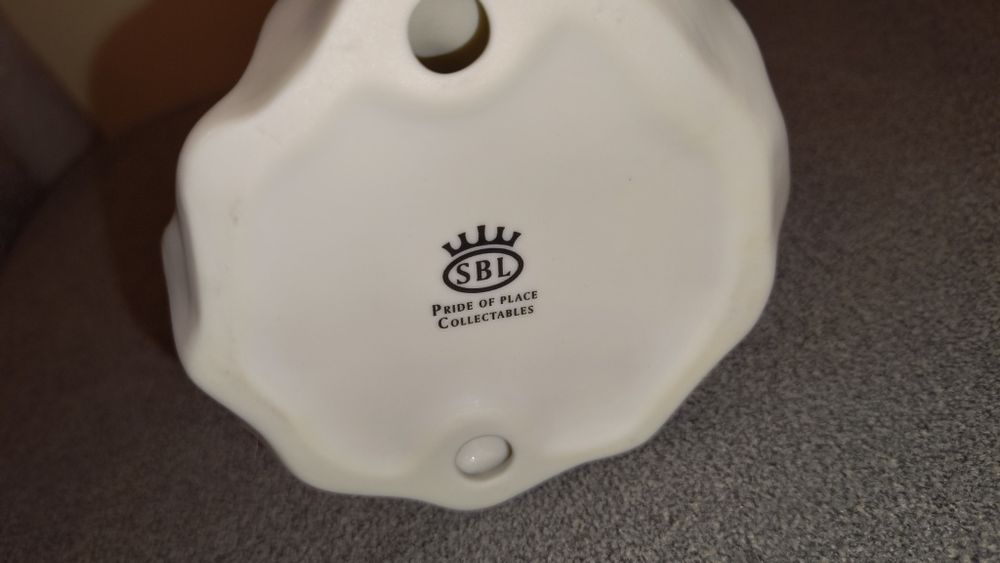 Porcelanowa figurka damy