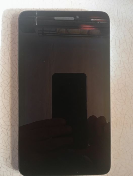 Продам сими дюймовий планшет HUAWEI model: T1 - 701u. Ціна 1000 грн.