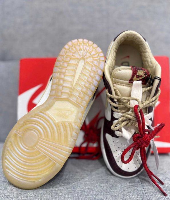 Жіночі Nike Dunk low LX Year of the Sneke в наявності