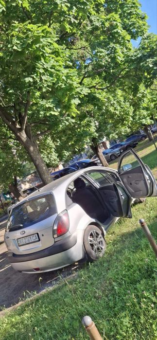 Легковой автомобиль
