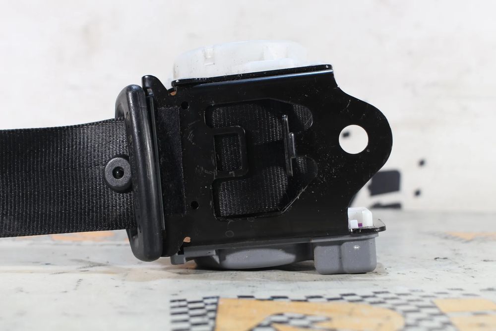Cinto trás esquerdo AUDI A1 (8X1, 8XK)