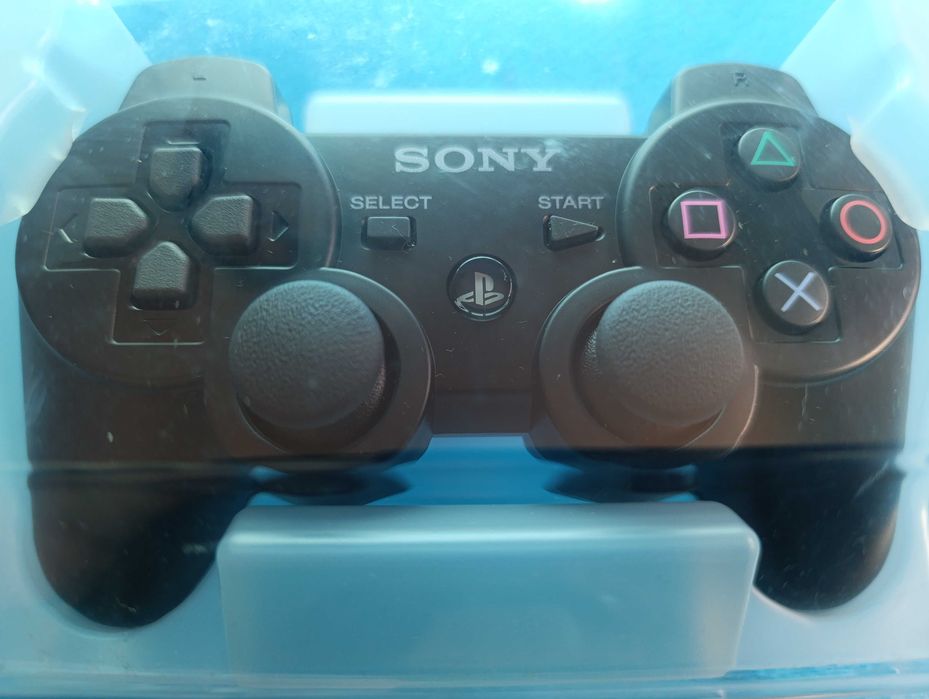 New DualShock 3 + New Carrying Case! PlayStation 364550283760002121