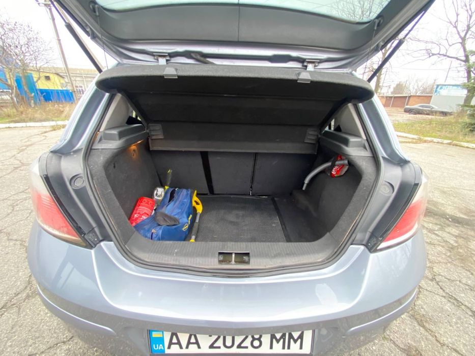 В Дуже Гарному Стані OPEL Astra H 1.6 Бензин На Автоматі! 140тис км