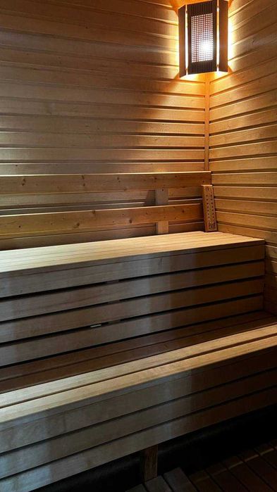 Унікальний будинок з власним парком і озером