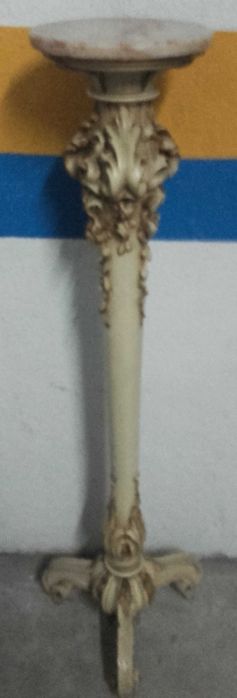 Par de colunas antigas