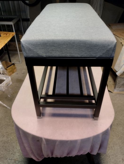 Promocja .Siedzisko z półką na buty