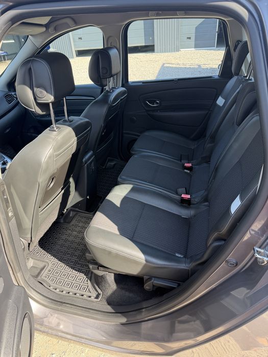 RENAULT  scenic  BASSE.