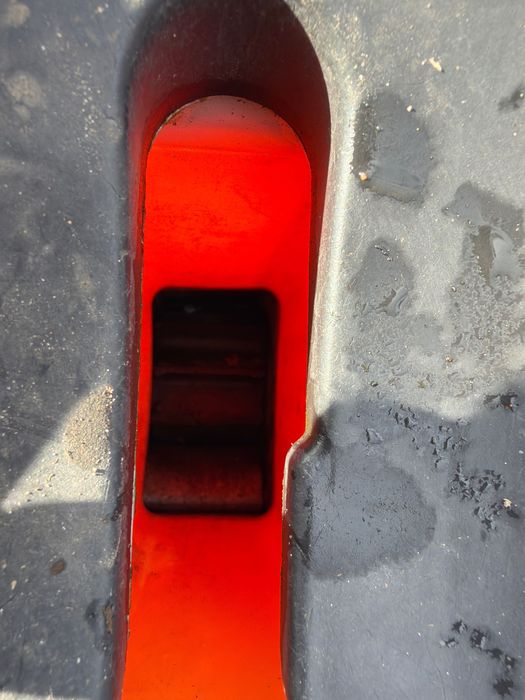 Rozdrabniacz frezowy do gałęzi z koszem