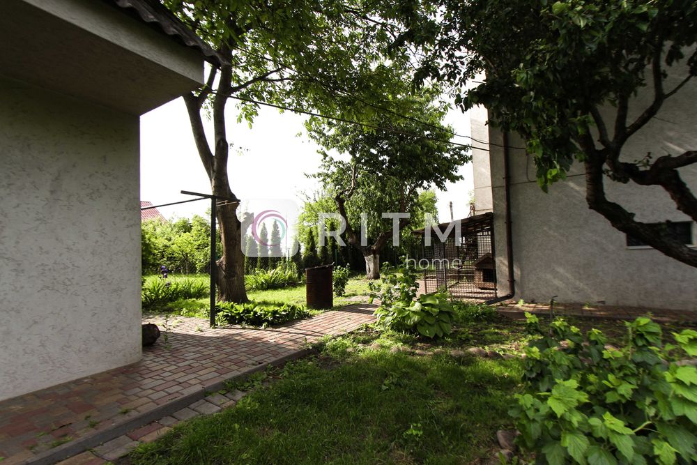 Ексклюзивний будинок садибного типу з розкішною територією с.Тарасове