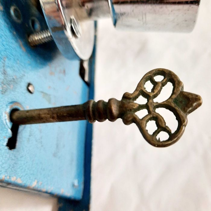 Fechadura embutida em aço CIFIAL com puxadores - Acessórios de porta