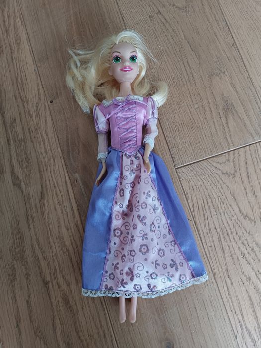 Roszpunka lalka typu Barbie