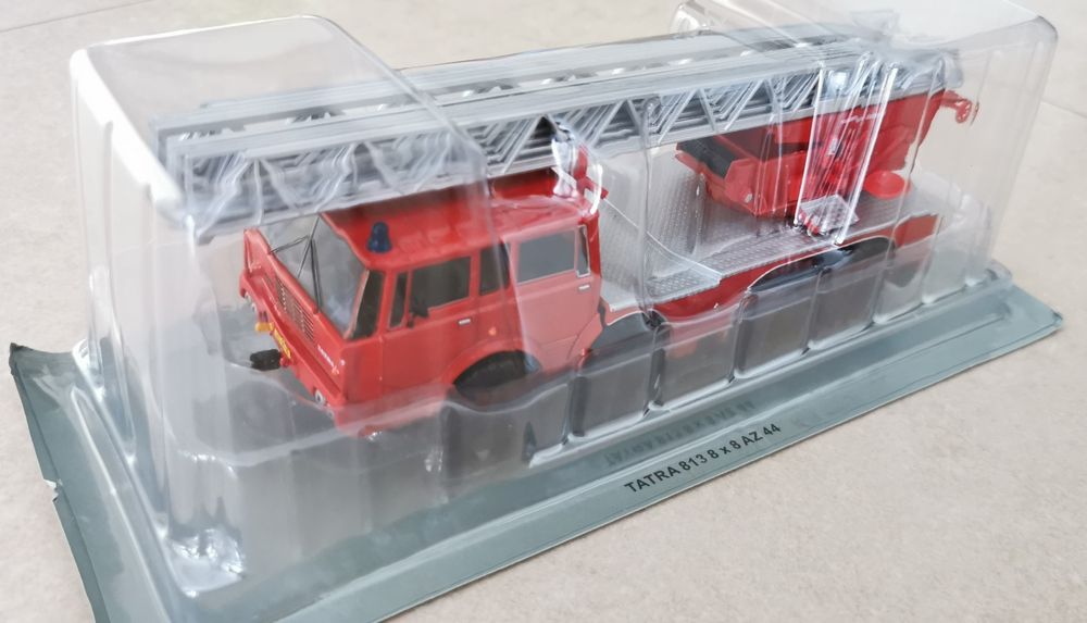 Tatra  813  8x8 AZ 44 straż pożarna Deagostini w skali 1 :43