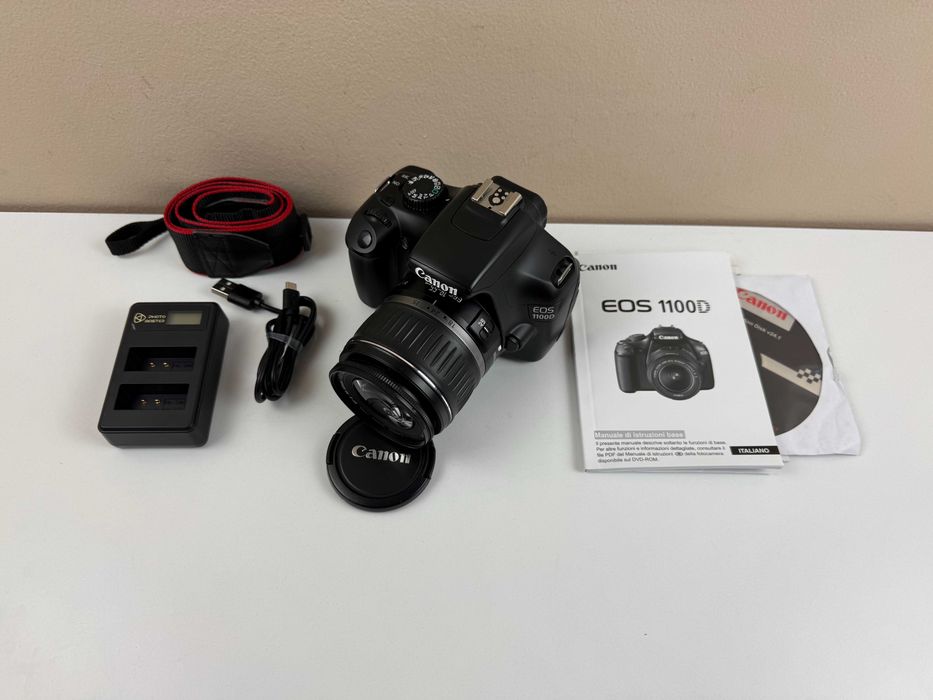 Цифровий фотоапарат/фотокамера Canon EOS1100D + Обʼєктив 18-55 II +4Gb