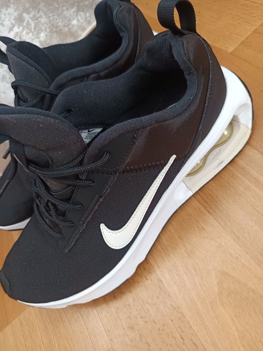 Жіночі кросівки від Nike