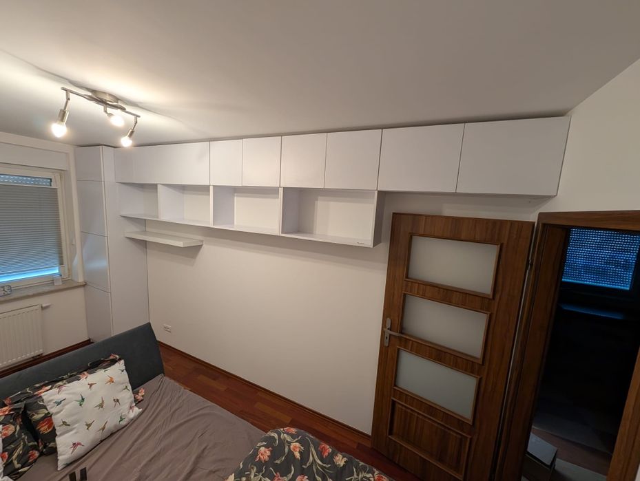 Sprzedam zestaw mebli