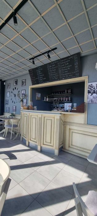 Продаються комерційні приміщення.