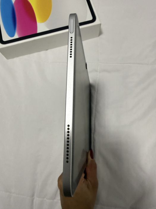 IPAD 10TH  10.9” silver