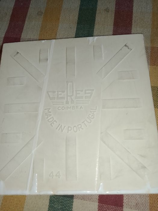 Azulejo com figura do cascão 7€