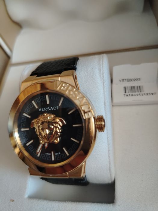 Zegarek  Versace VE7E00223