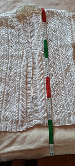 Sweter - blazer, biały, ażurowy.
