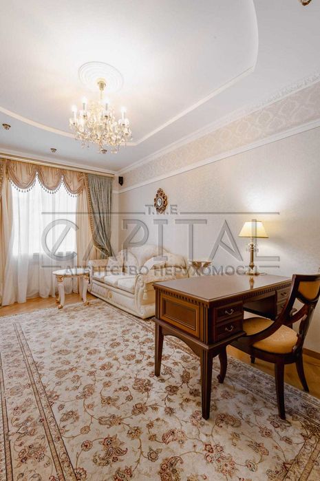 Оренда 2-кімнатної квартири / Центр Києва / Тарасівська / 52 м² / класичний ремонт / газ / бойлер / балкон / метро Університет