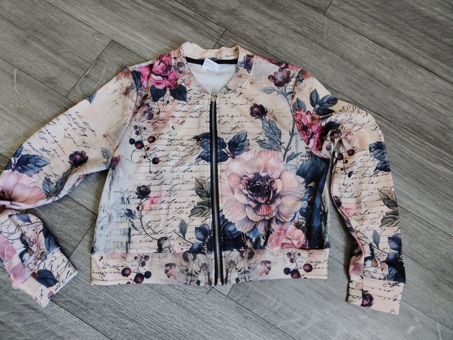 Bluza / kurteczka r S nowa