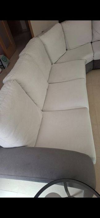 Sofá de canto de 6 lugares e 2 pufs