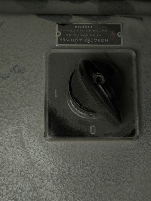 Quadro elétrico antigo Horácio Antunes