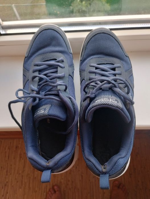 Кросівки чоловічі