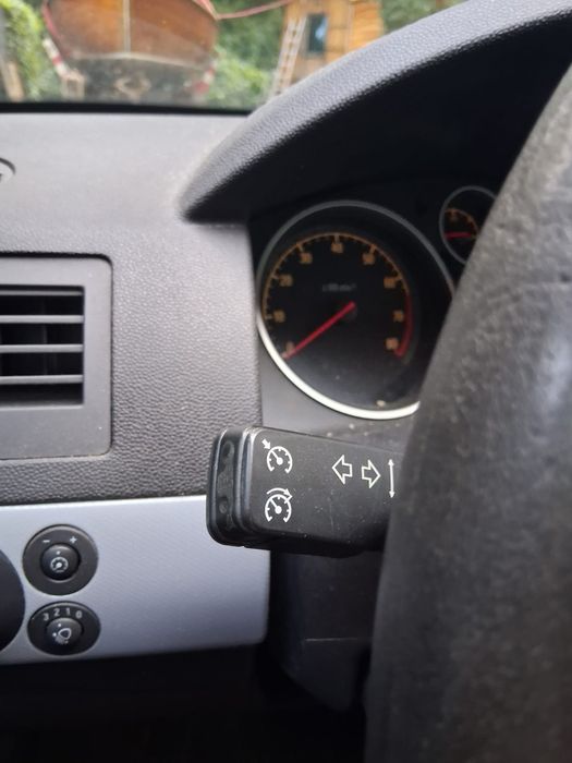 Opel Astra H 2005 gasolina foto 2
