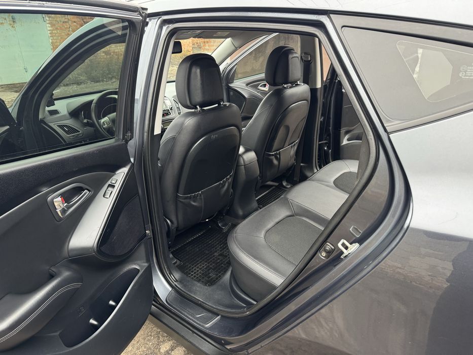 Продам офіційний HYUNDAI IX35 гбо повний привід