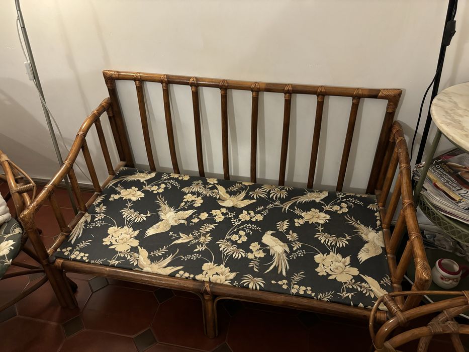 Moveis de sala sofas, cadeiras e mesa