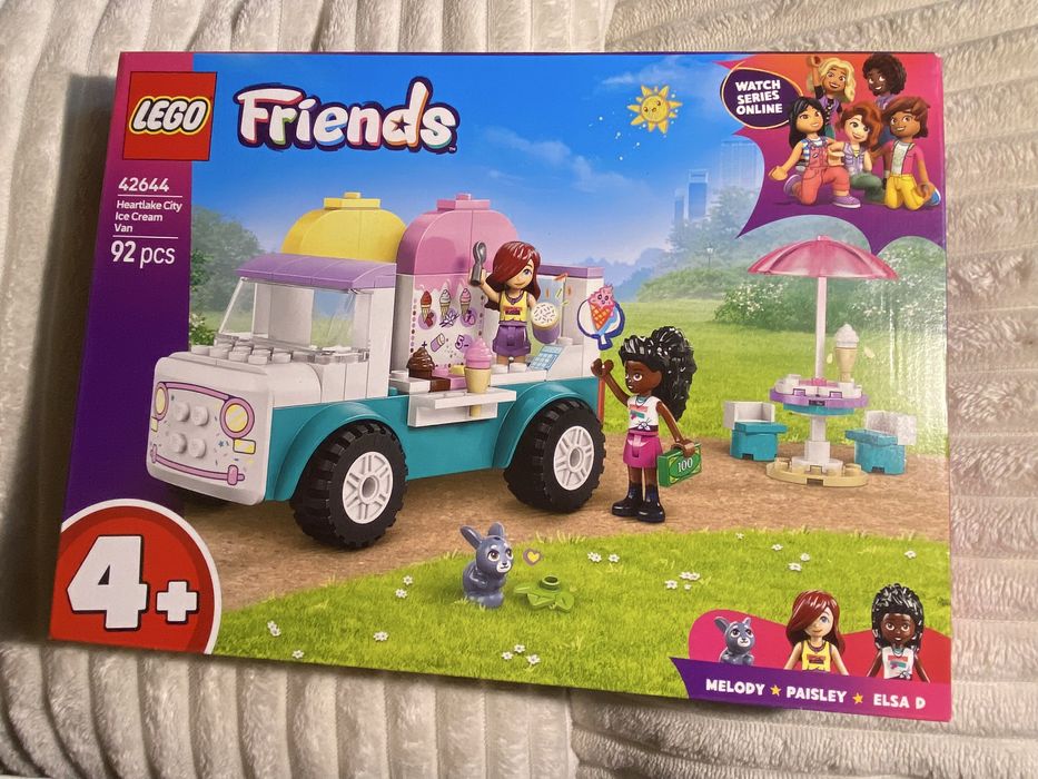 LEGO® 42644 Friends - Furgonetka z lodami w mieście Heartlake