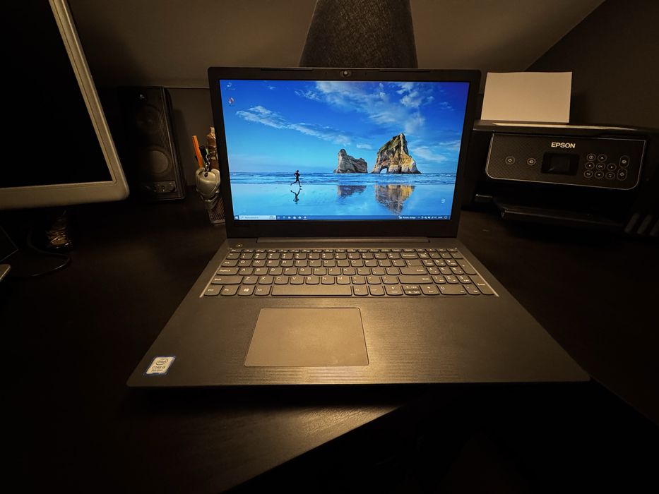 Laptop Lenowo V130-15IKB 8GB RAM 256GB SSD