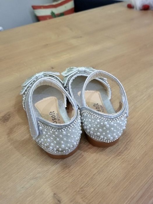 Нарядні туфлі для чарівної принцеси!