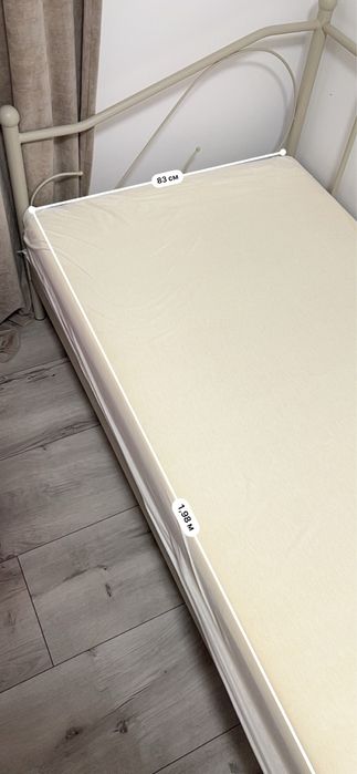 Łóżko + materac i poduszka ortopedyczne Wellpur - super stan!