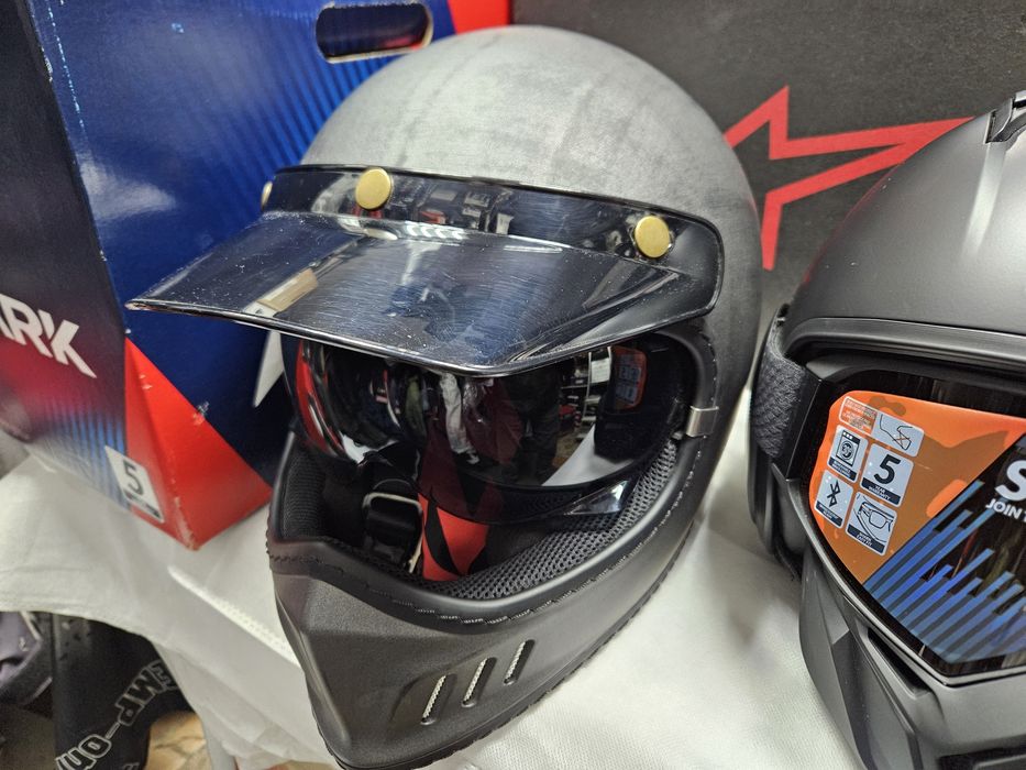 Мотошолом Shark, Lazer, SHOEI, мотокуртка  Alpinestars, Dainese, мотоботи