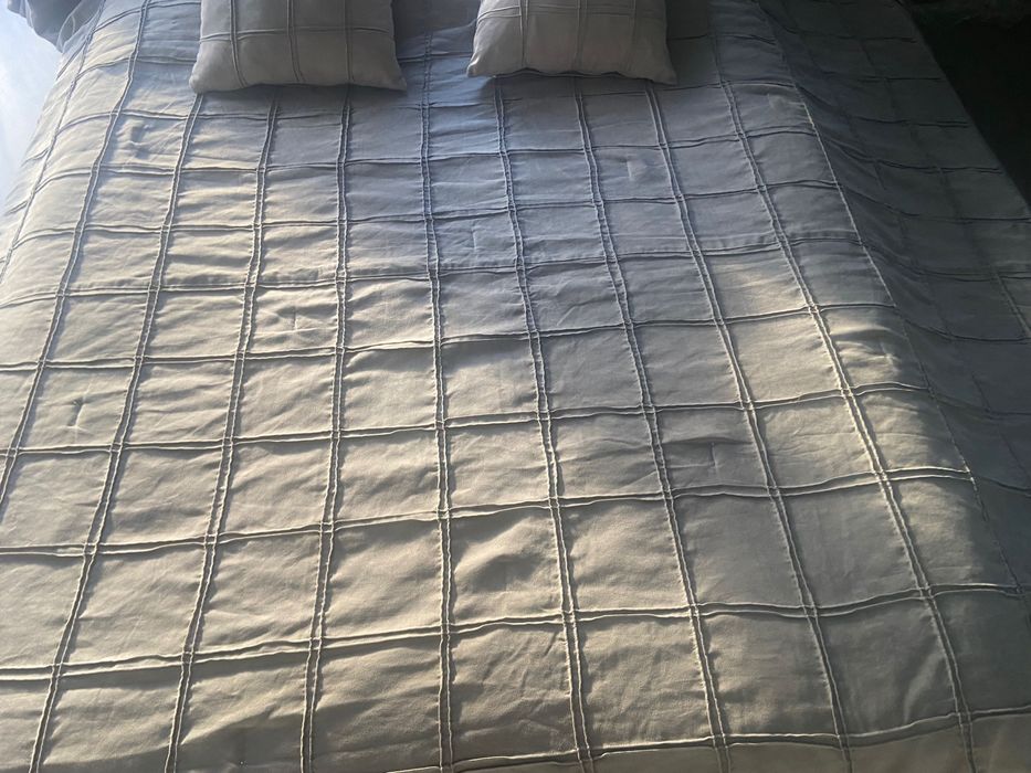 Colcha Cinza 2,30mx2,50m + 2 Almofadas